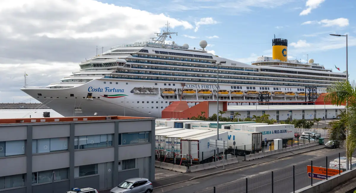 Costa Fortuna dans le port de Tenerife