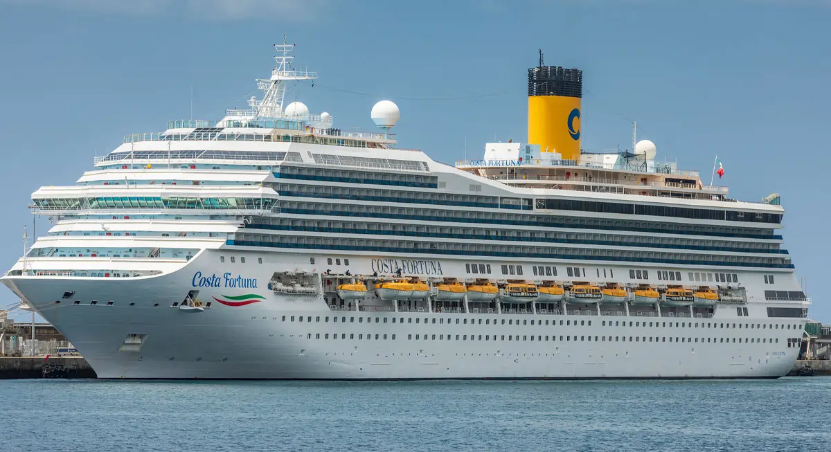 Costa Fortuna naviguant en Méditerranée