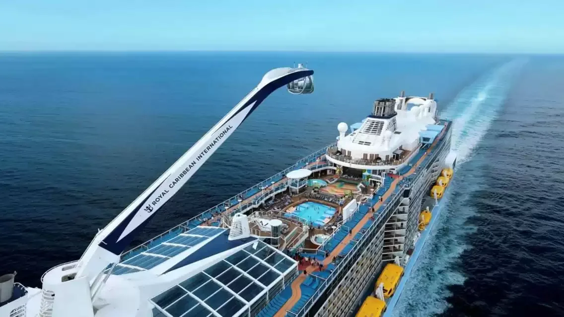 Le Anthem of the Seas en mer, vu du ciel