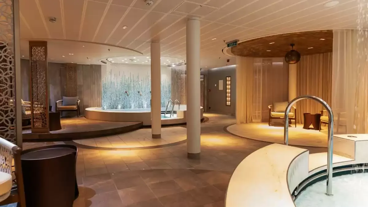 Espaces et activités à bord du Aroya