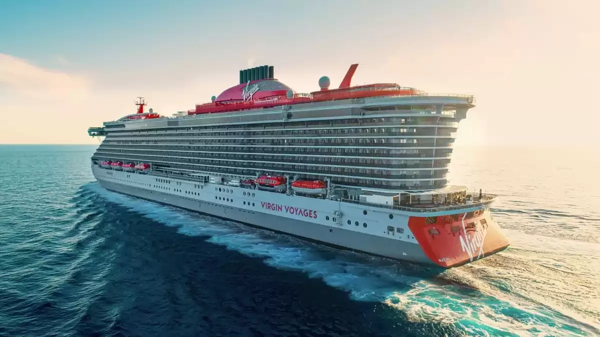 Le Brilliant Lady en mer, vu du ciel