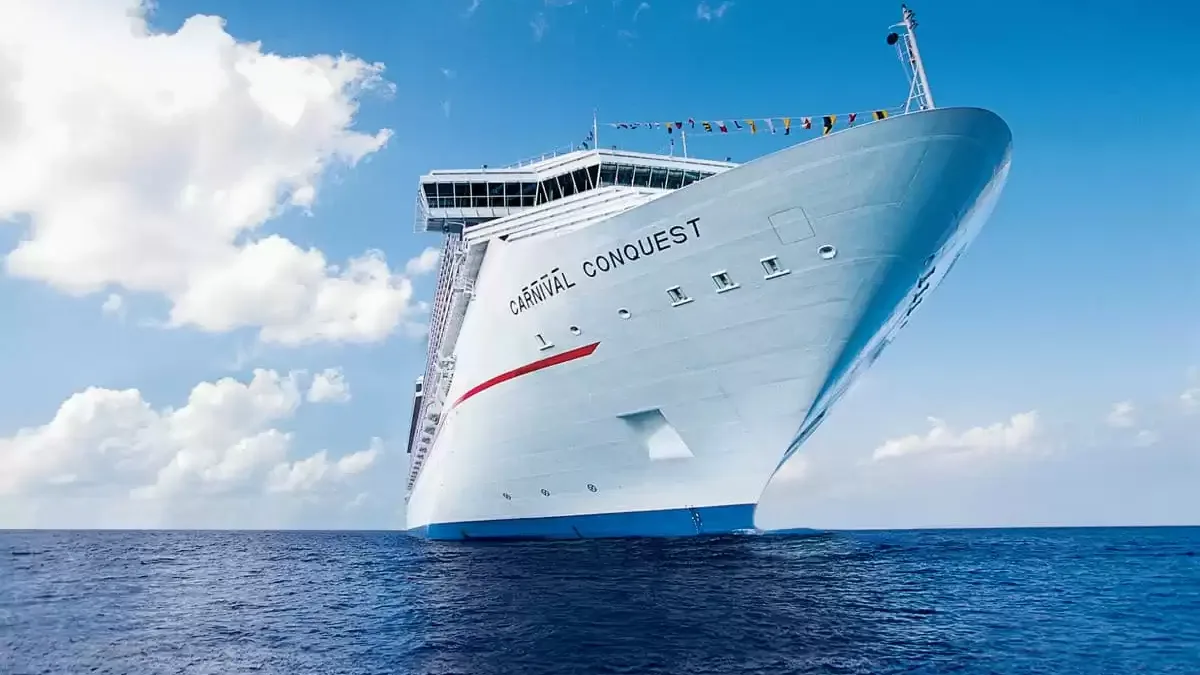 Le Carnival Conquest en mer, vu du ciel