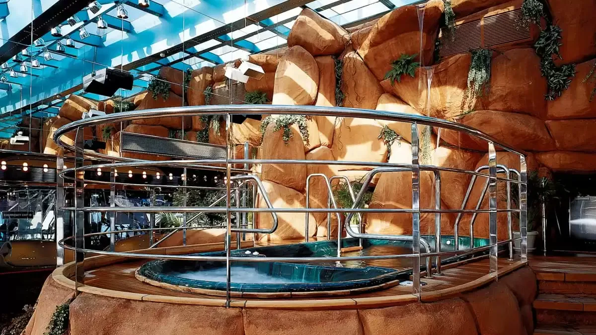 Espaces et activités à bord du Carnival Conquest