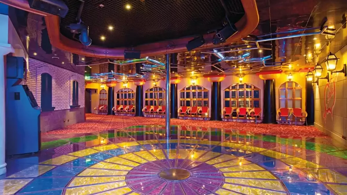 Espaces et activités à bord du Carnival Conquest