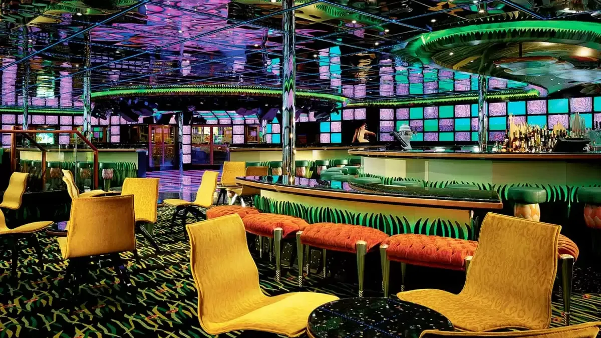 Espaces et activités à bord du Carnival Conquest