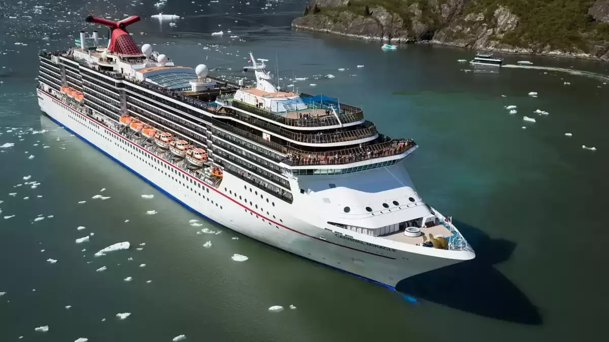 Le Carnival Miracle en mer, vu du ciel
