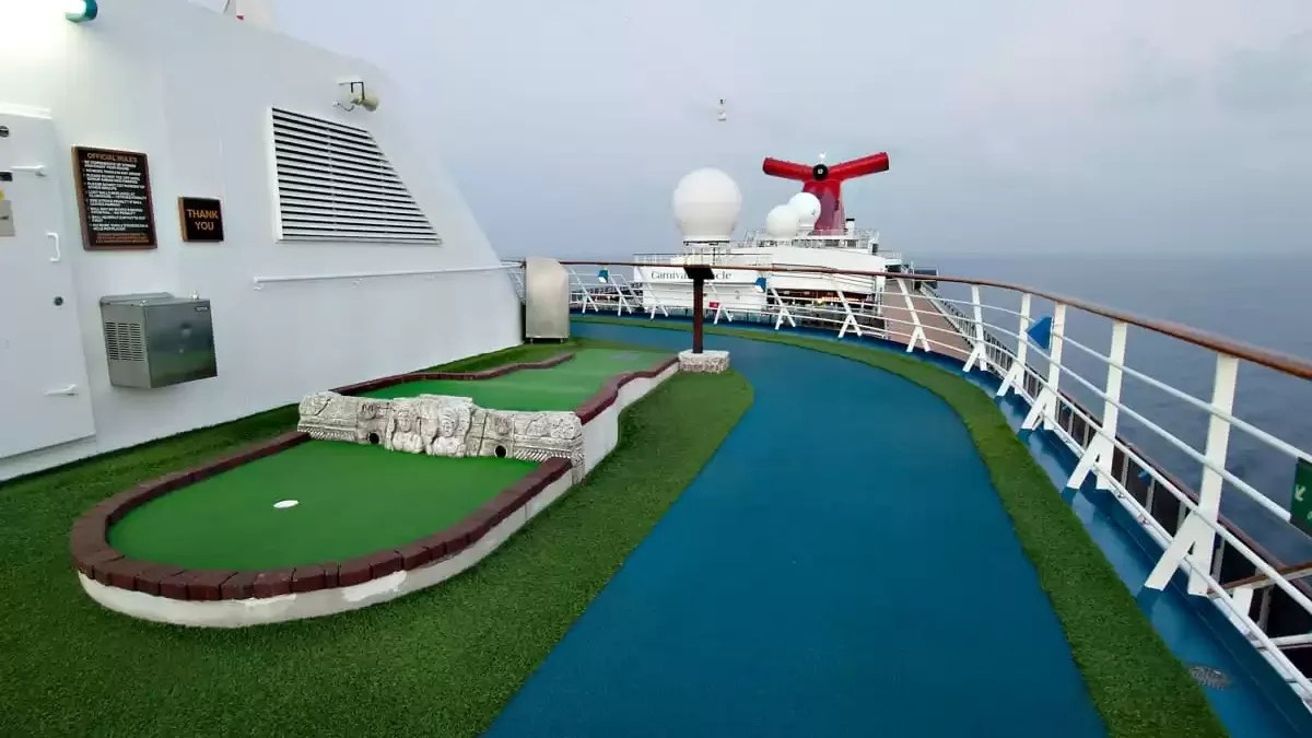 Espaces et activités à bord du Carnival Miracle