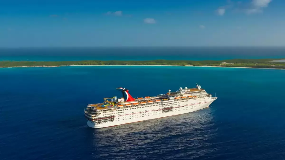 Le Carnival Paradise en mer, vu du ciel