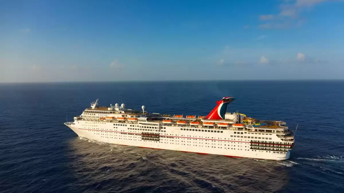 Le Carnival Paradise en mer, vu du ciel