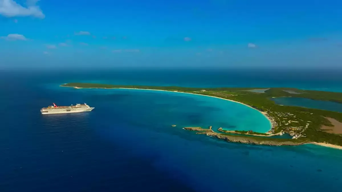 Le Carnival Paradise en mer, vu du ciel