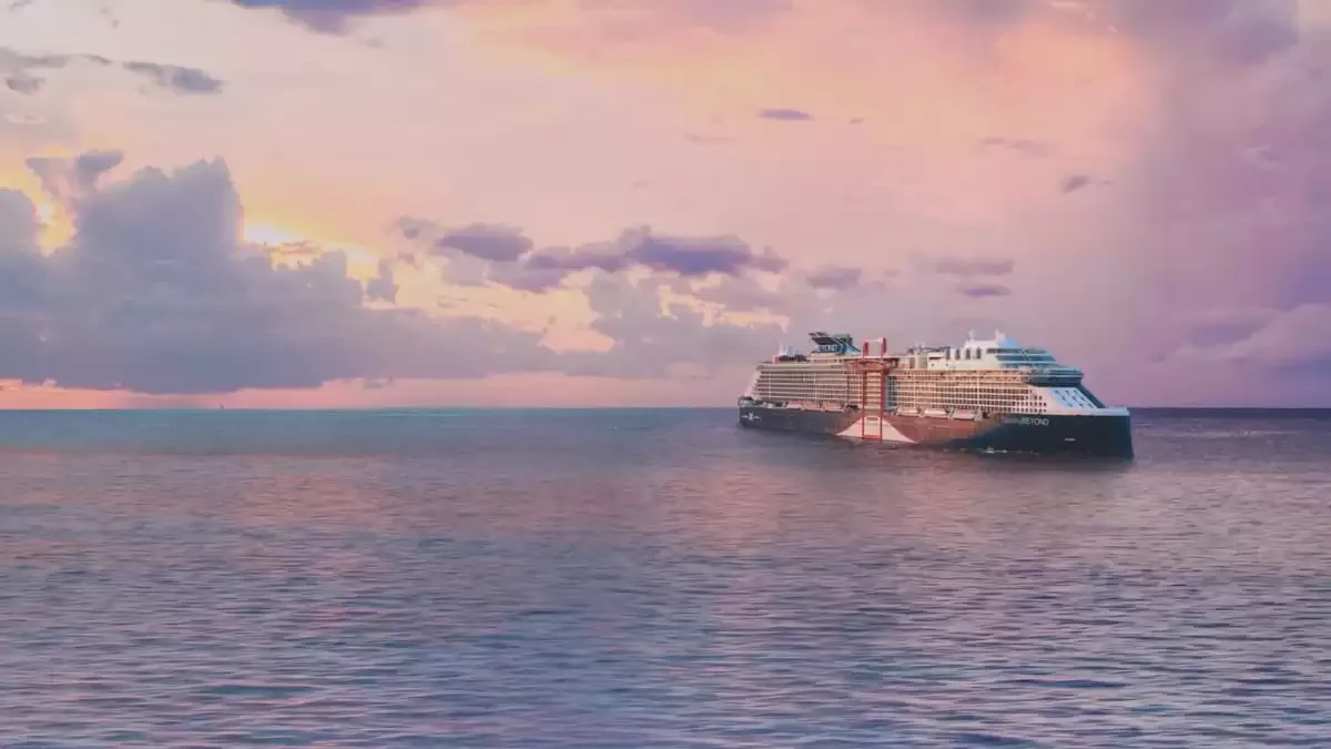Le Celebrity Beyond en mer, vu du ciel