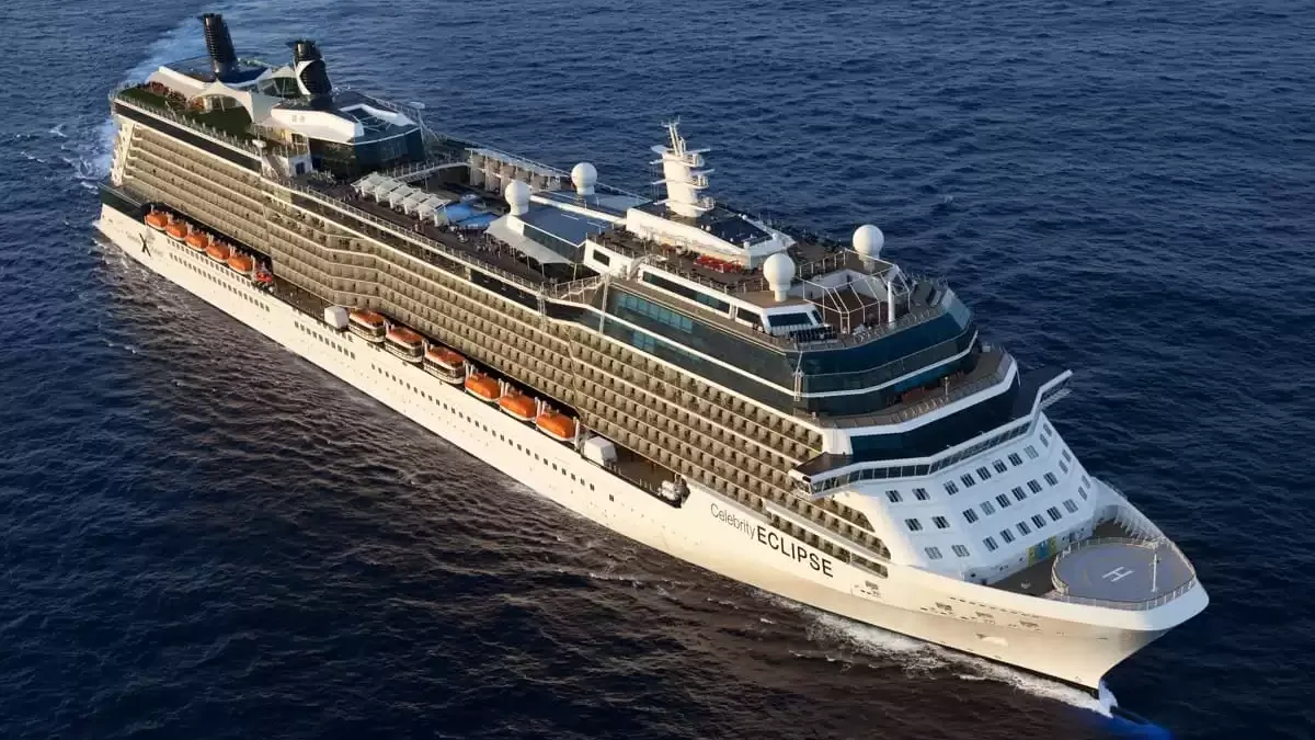 Le Celebrity Eclipse en mer, vu du ciel