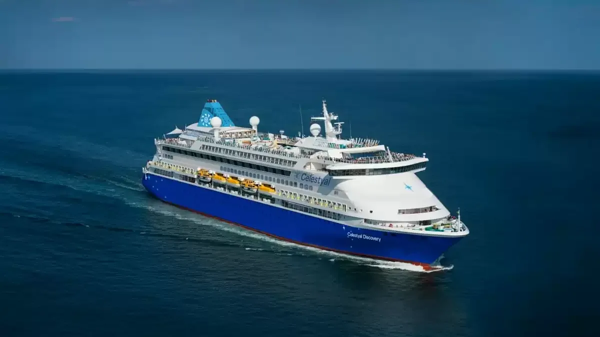 Le Celestyal Discovery en mer, vu du ciel
