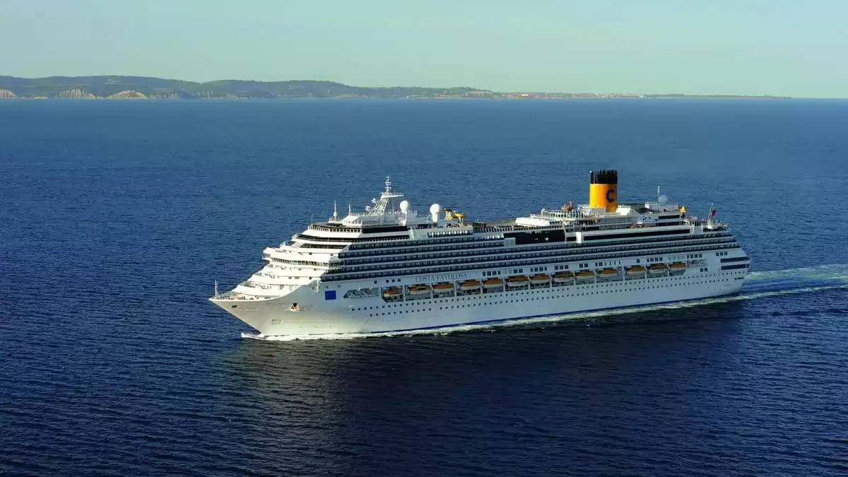 Le Costa Favolosa en mer, vu du ciel