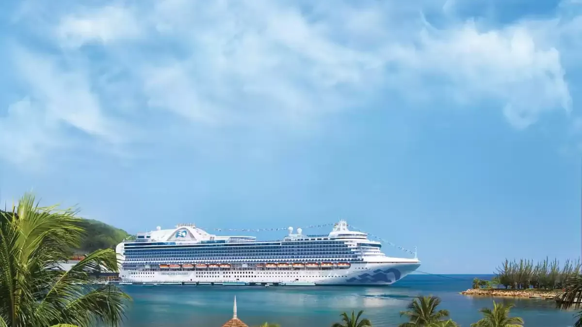Le Crown Princess en mer, vu du ciel