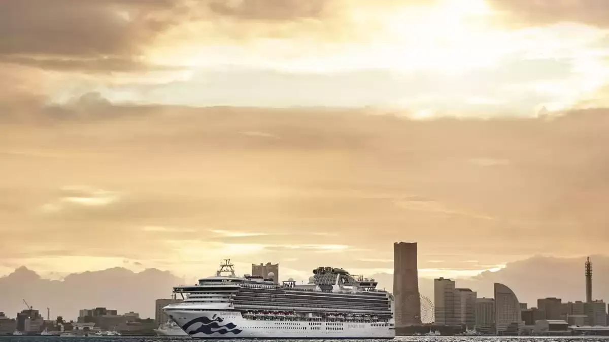 Le Diamond Princess en mer, vu du ciel