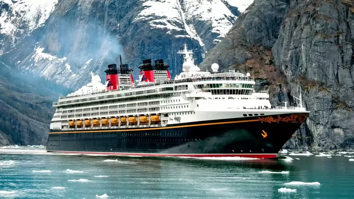 Le Disney Wonder en mer, vu du ciel