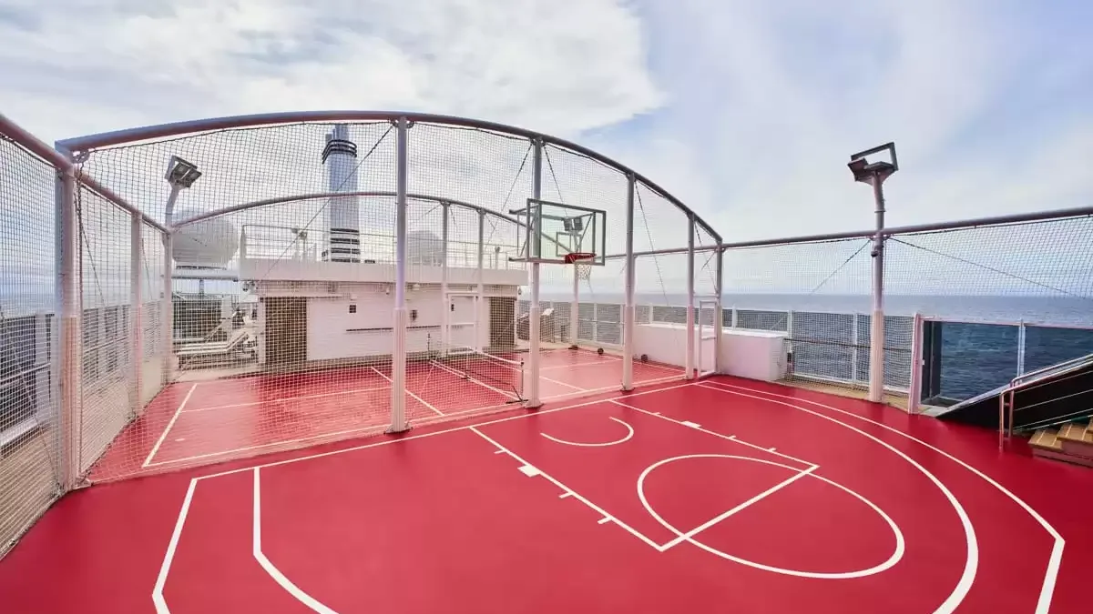 Espaces et activités à bord du EXPLORA I