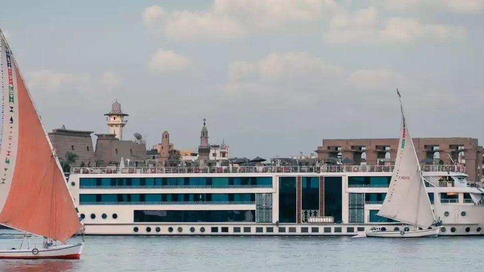 Le Fayan en mer, vu du ciel