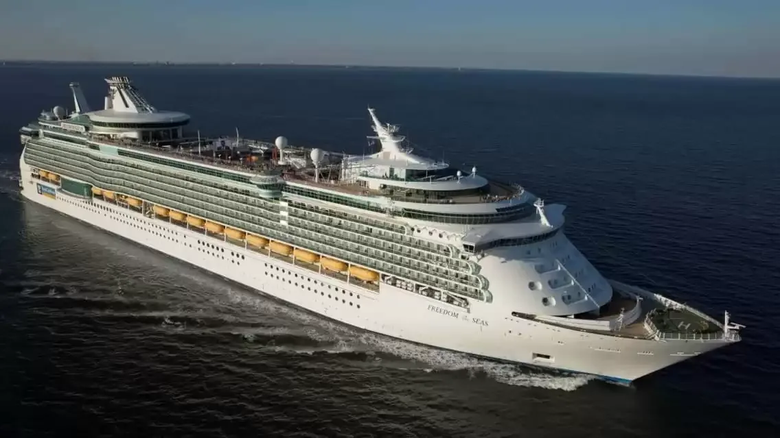 Le Freedom of the Seas en mer, vu du ciel