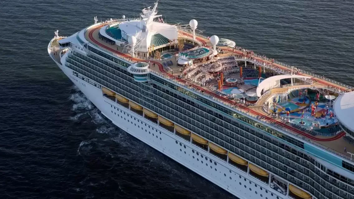 Le Freedom of the Seas en mer, vu du ciel