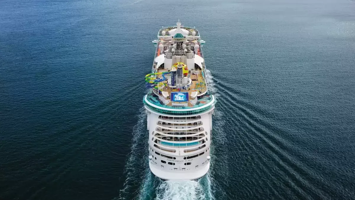 Le Independence of the Seas en mer, vu du ciel