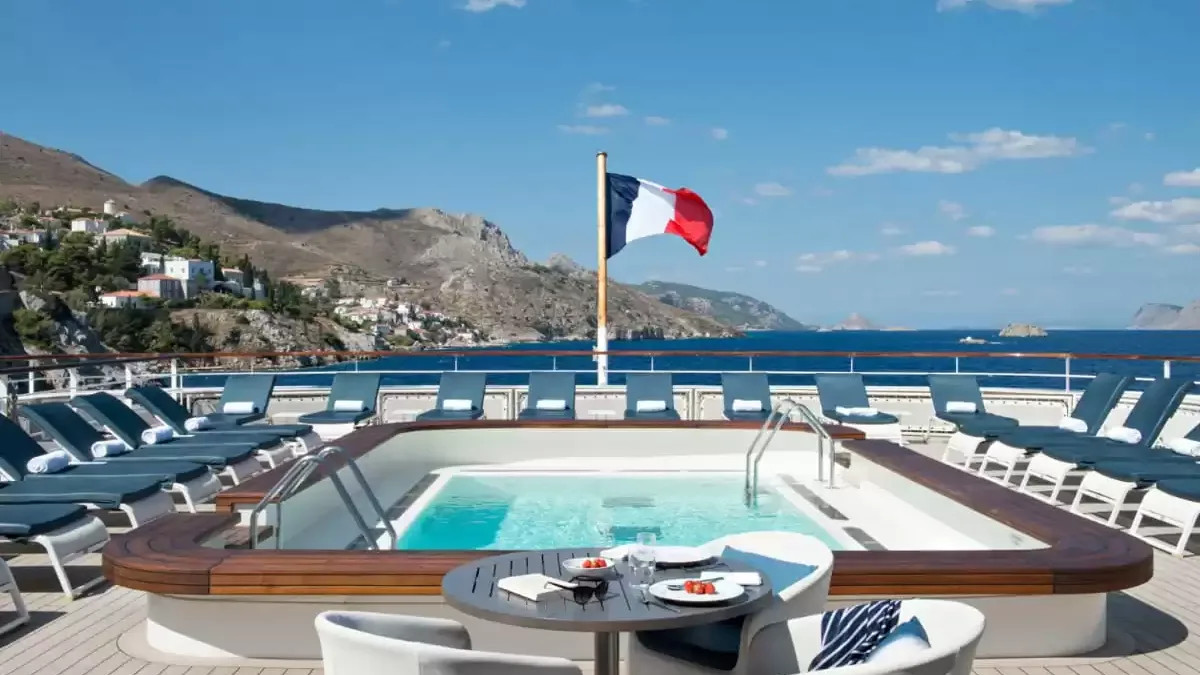 Espaces et activités à bord du Le Soleal