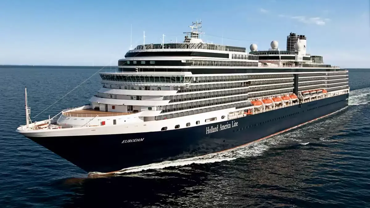 Le MS Eurodam en mer, vu du ciel