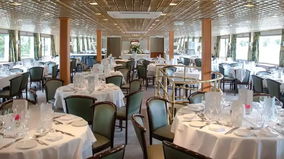 Espaces et activités à bord du MS France