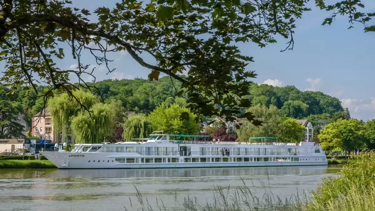 Le MS Lafayette en mer, vu du ciel