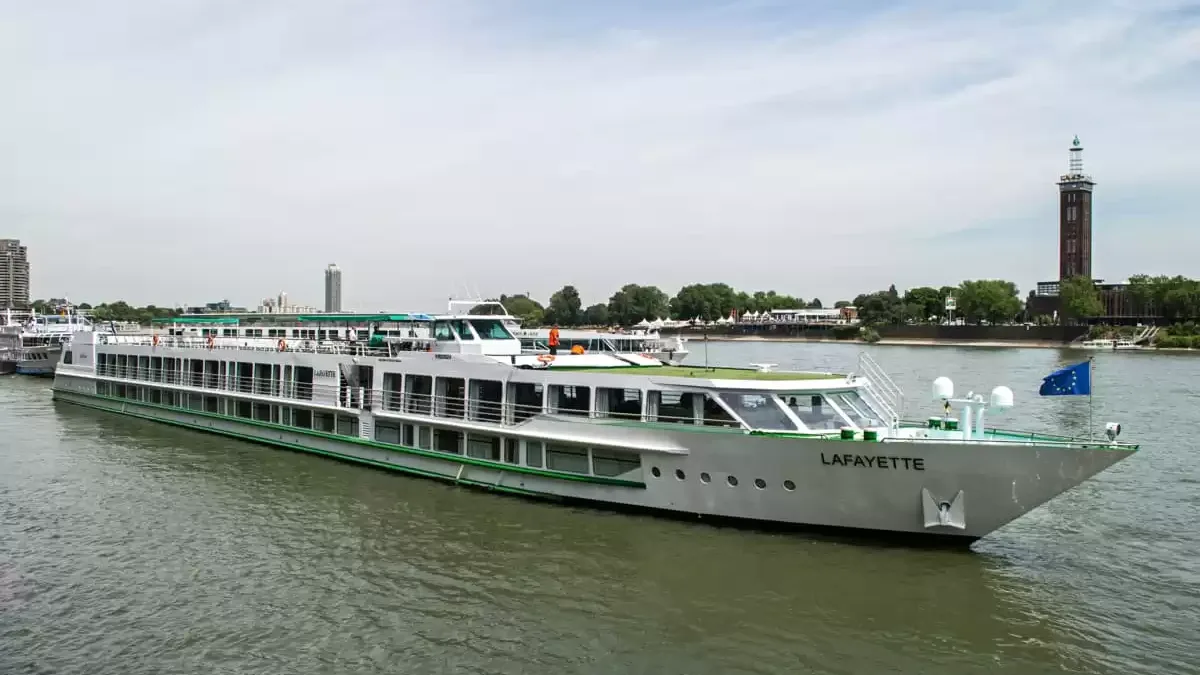 Le MS Lafayette en mer, vu du ciel