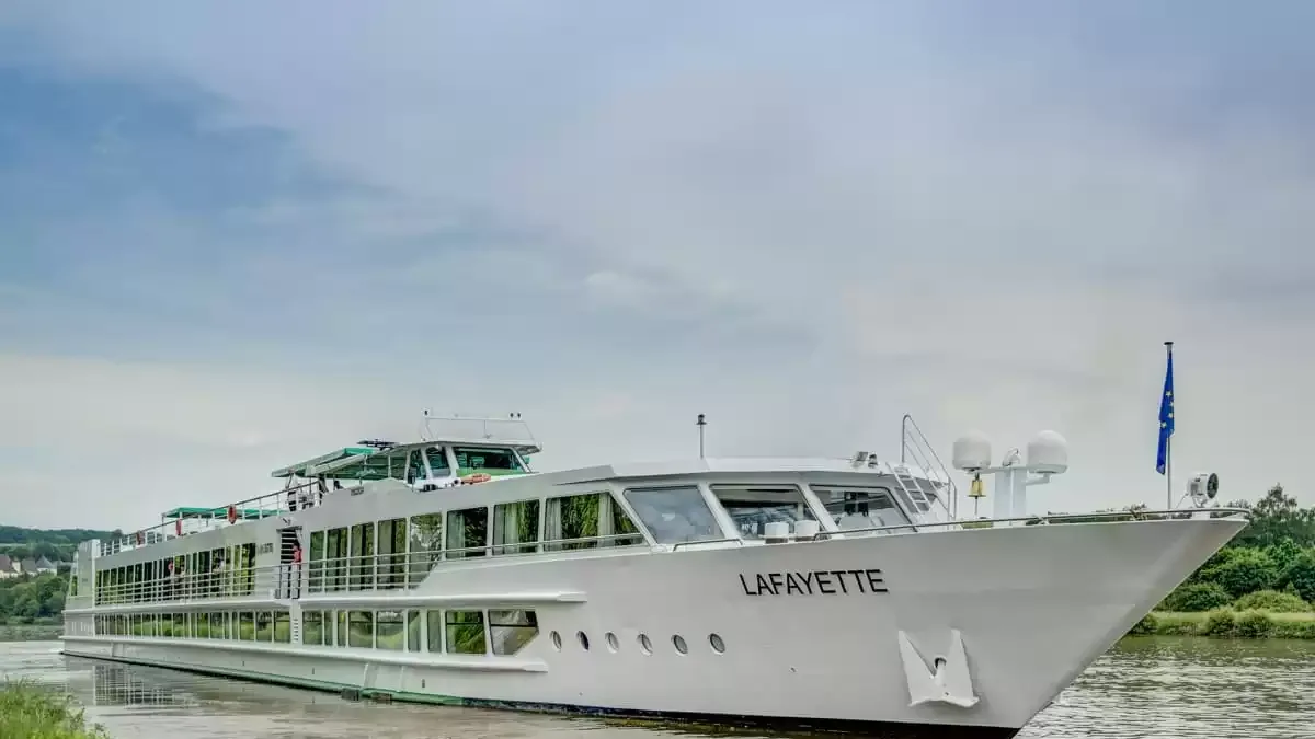 Le MS Lafayette en mer, vu du ciel