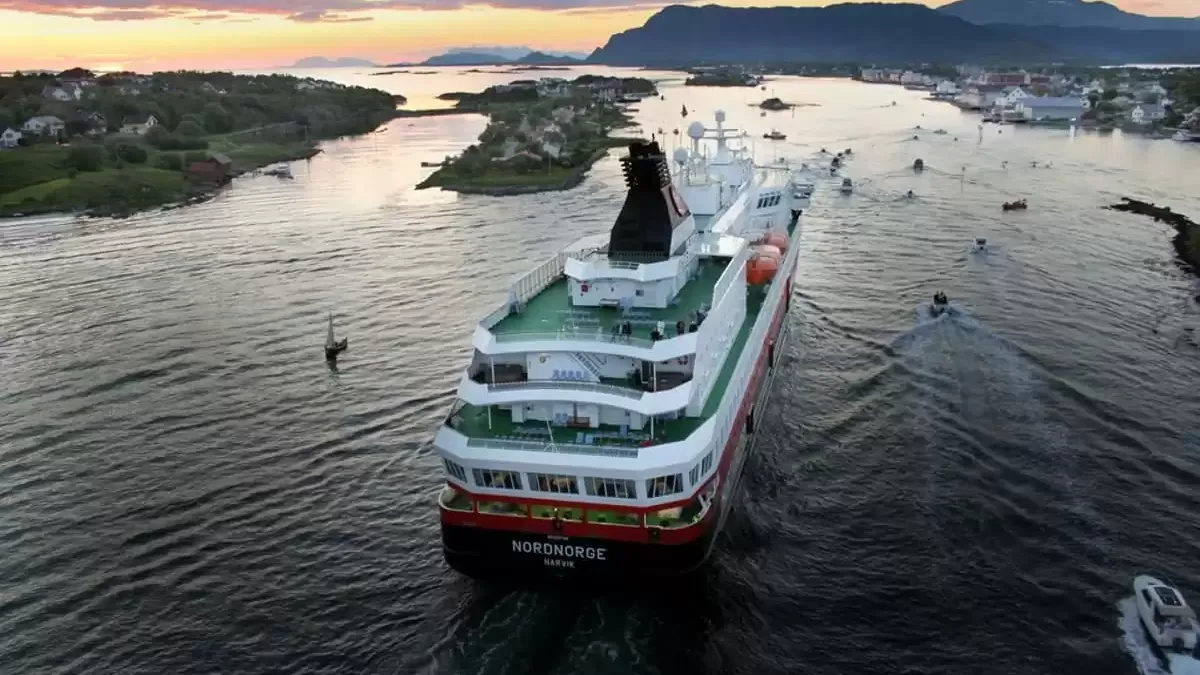 Le MS Nordnorge en mer, vu du ciel