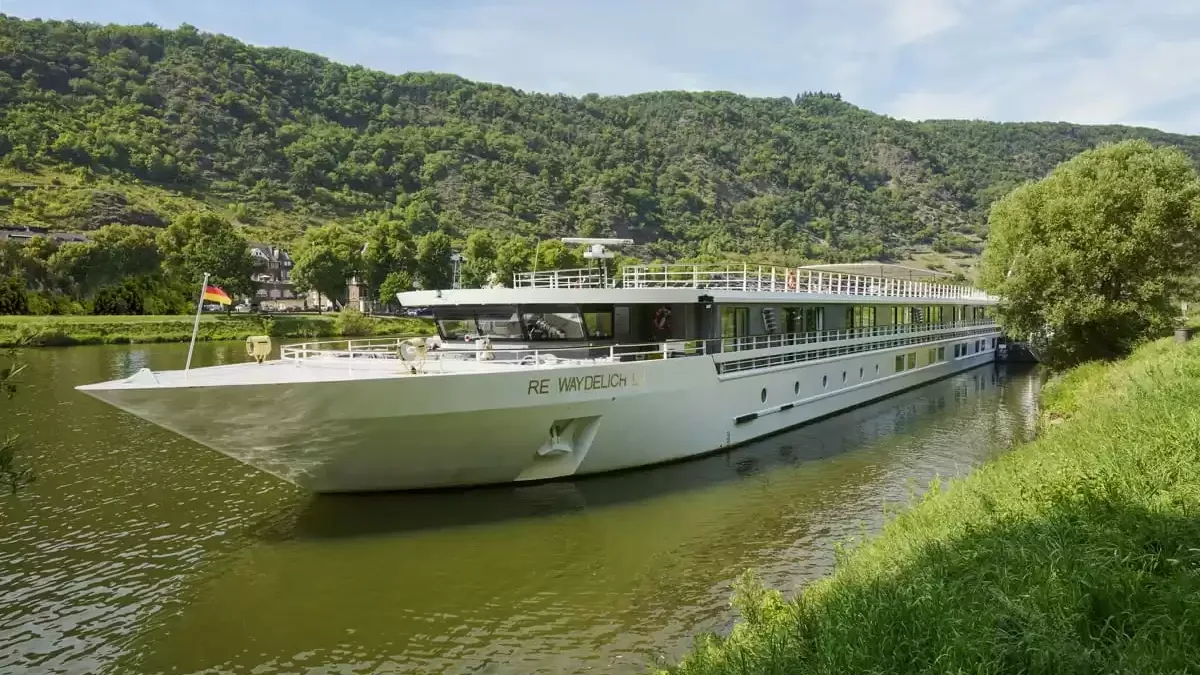 Le MS R.E. Waydelich L.J en mer, vu du ciel