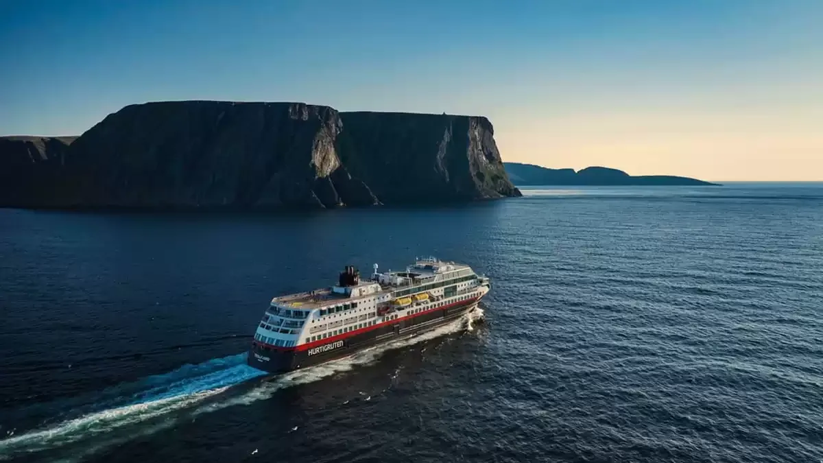 Le MS Trollfjord en mer, vu du ciel