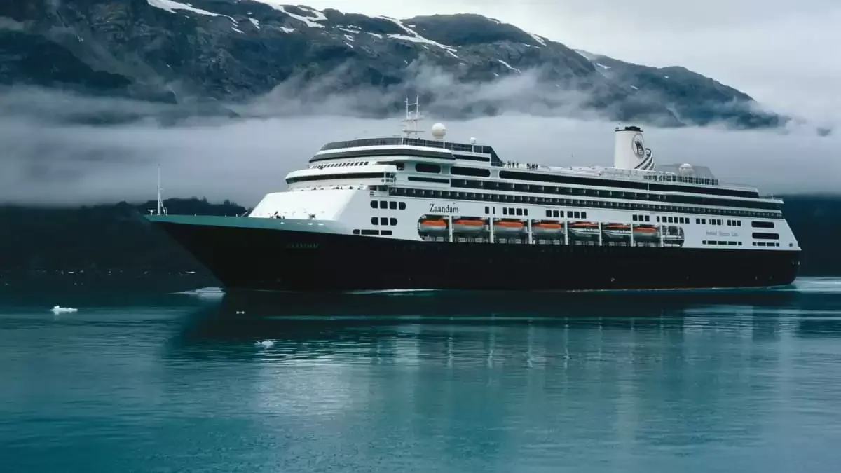 Le MS Zaandam en mer, vu du ciel