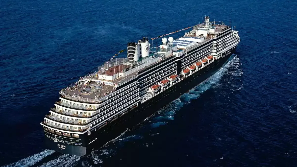 Le MS Zuiderdam en mer, vu du ciel