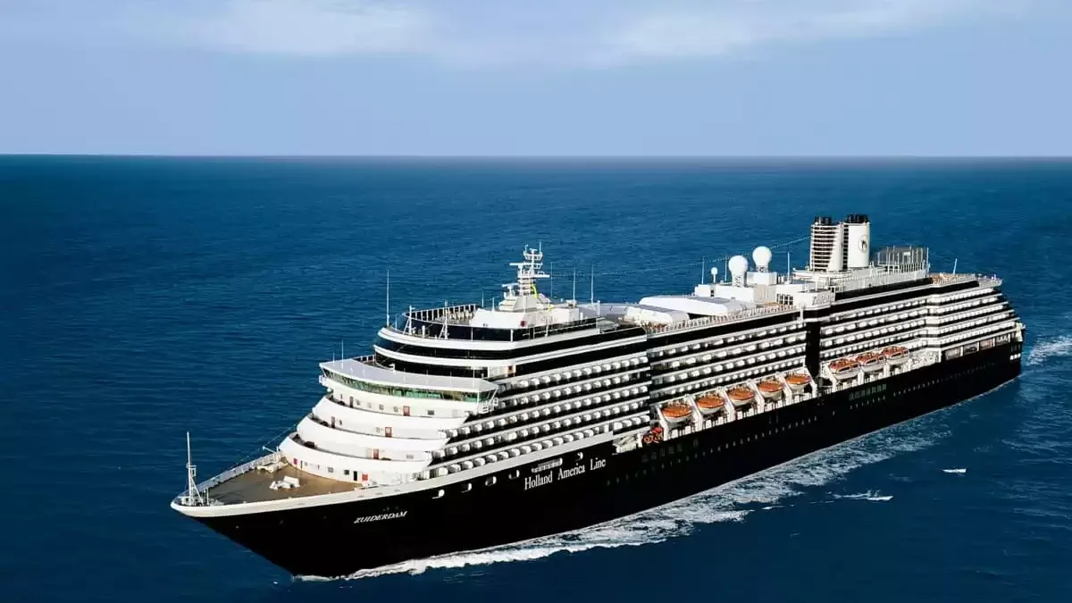 Le MS Zuiderdam en mer, vu du ciel