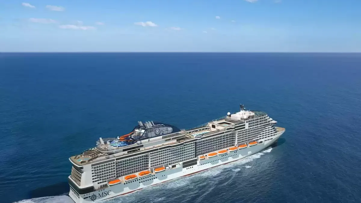 Le MSC Bellissima en mer, vu du ciel