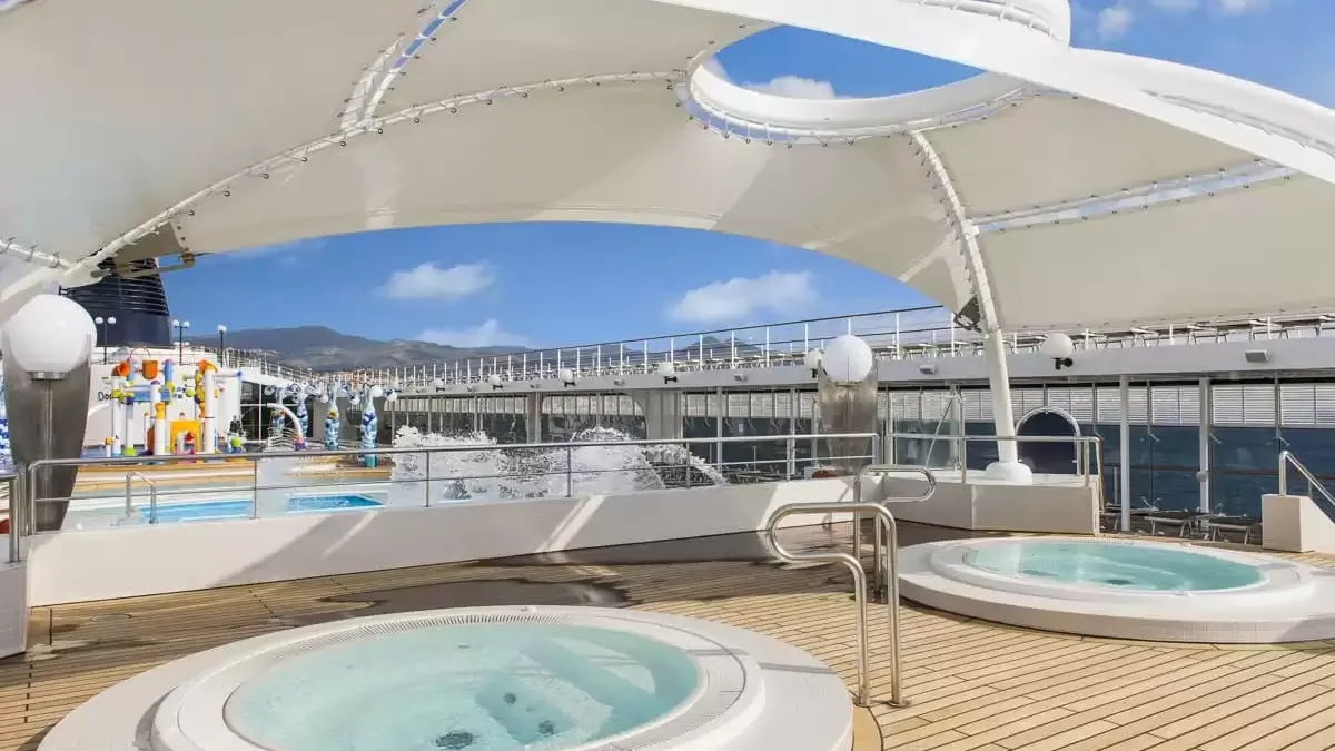 Espaces et activités à bord du MSC Lirica