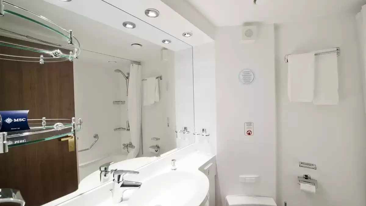 Une cabine à bord du MSC Poesia