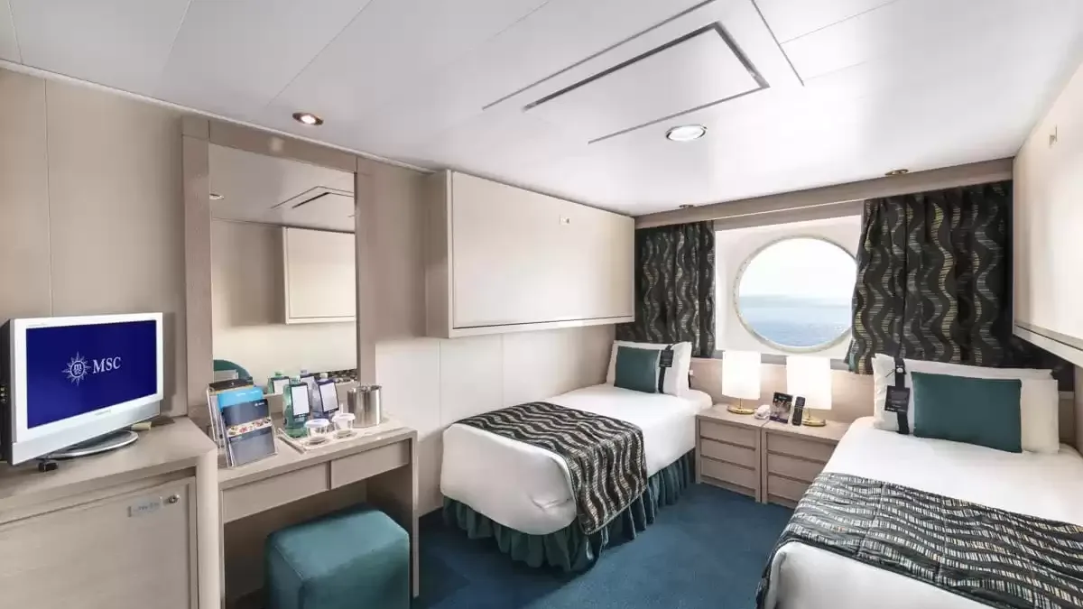 Une cabine à bord du MSC Poesia