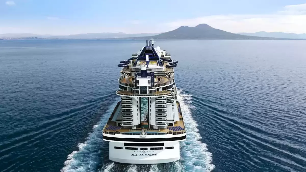 Le MSC Seashore en mer, vu du ciel