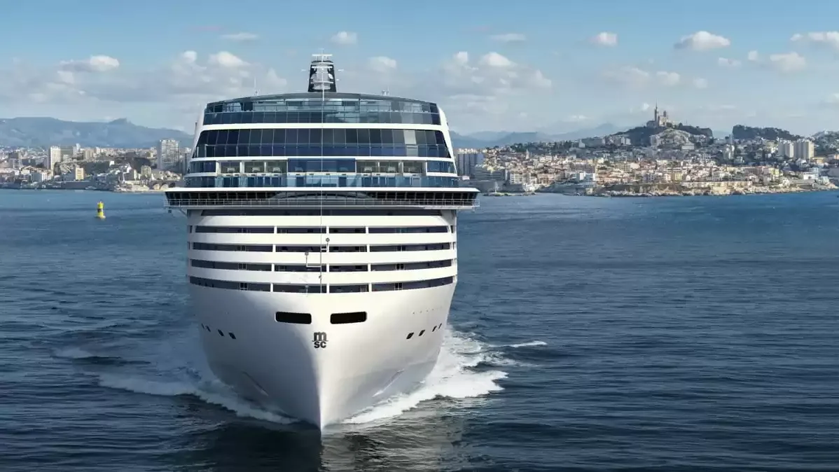 Le MSC World Europa en mer, vu du ciel