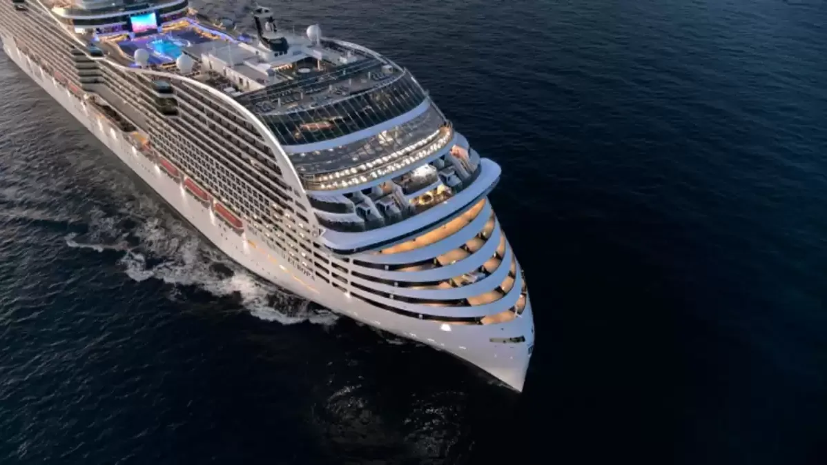 Le MSC World Europa en mer, vu du ciel