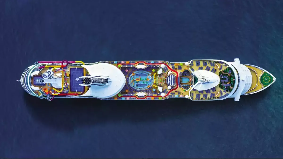 Le Navigator of the Seas en mer, vu du ciel