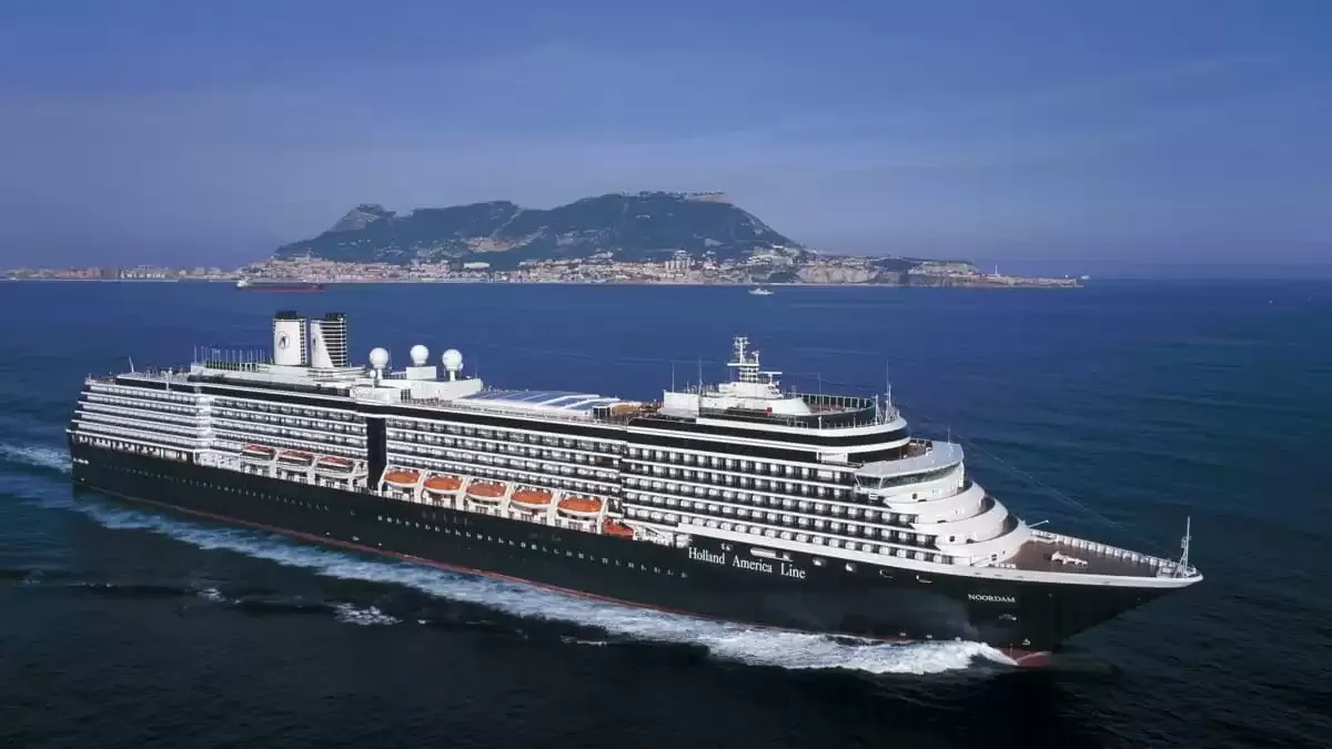 Le Noordam en mer, vu du ciel