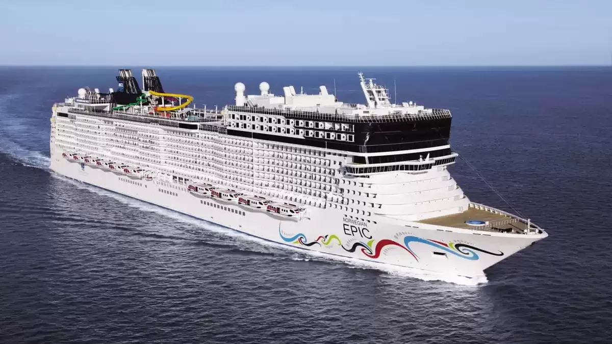 Le Norwegian Epic en mer, vu du ciel