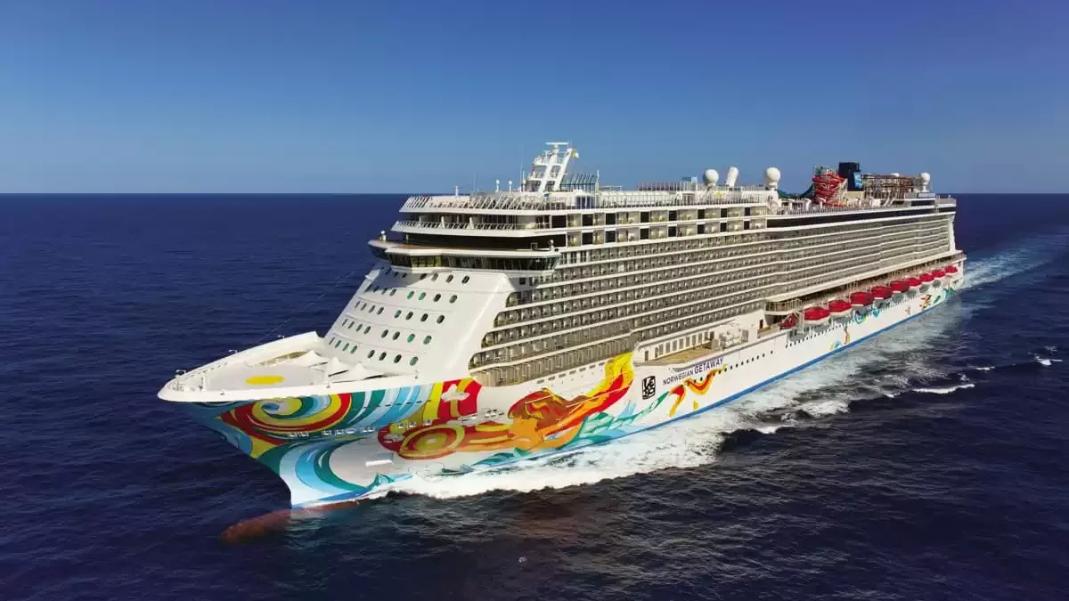 Le Norwegian Getaway en mer, vu du ciel