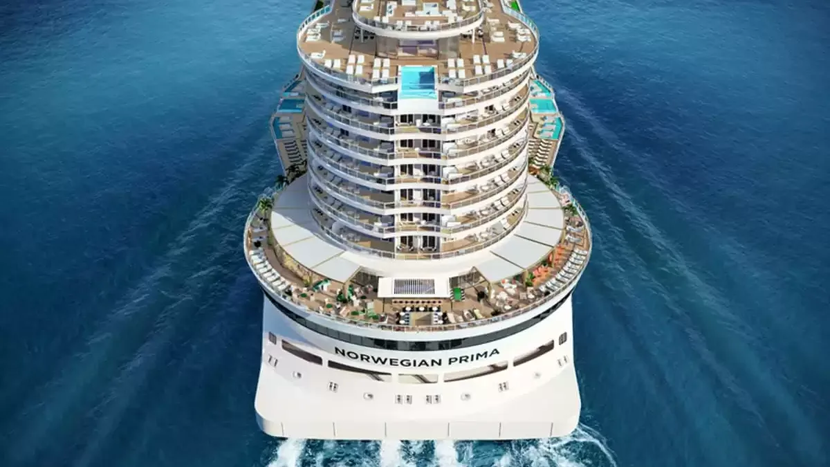 Le Norwegian Prima en mer, vu du ciel